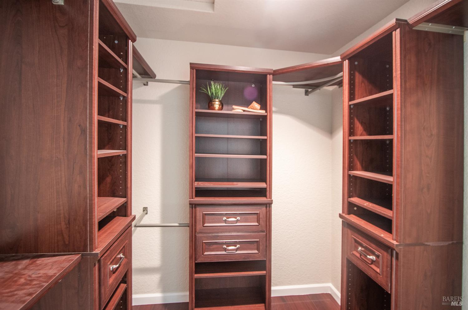 Detail Gallery Image 15 of 32 For 200 Birkdale Ct, Vallejo,  CA 94591 - 4 Beds | 2 Baths