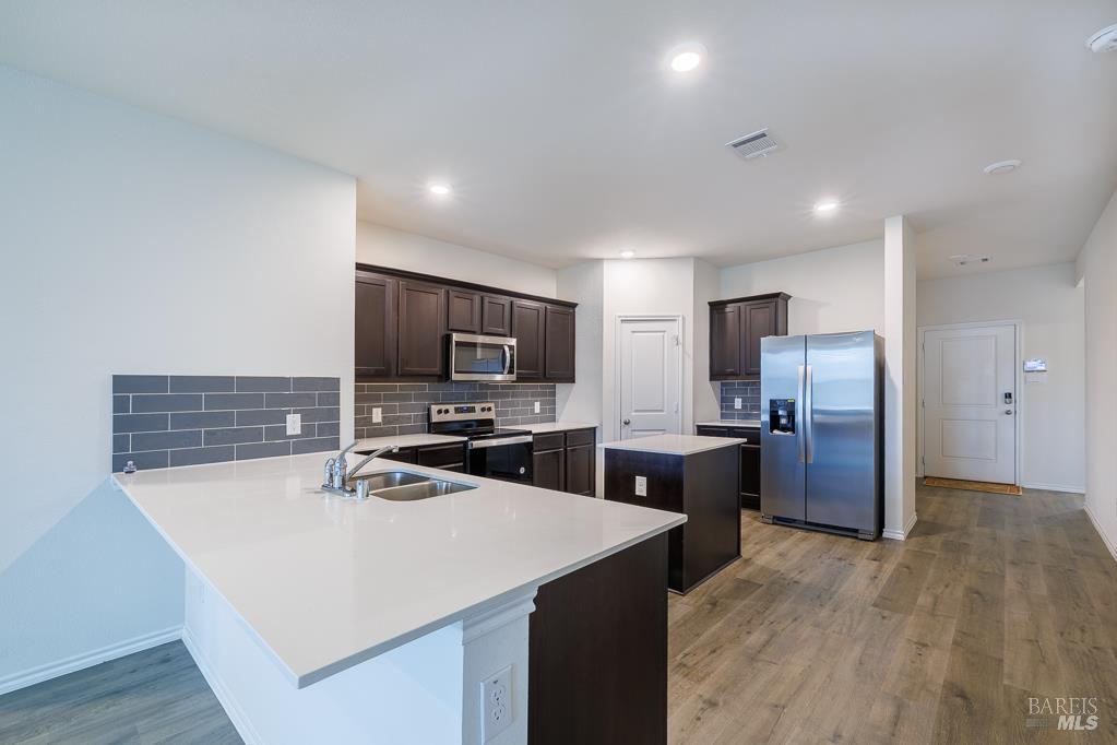 Detail Gallery Image 23 of 43 For 205 Weatherboard Dr, Other City,  CA 75173 - 5 Beds | 2 Baths
