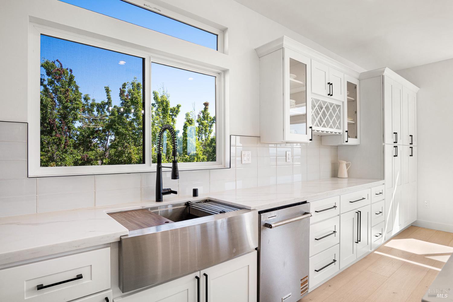 Detail Gallery Image 18 of 64 For 1966 Viewpointe Cir, Santa Rosa,  CA 95403 - 6 Beds | 5/1 Baths