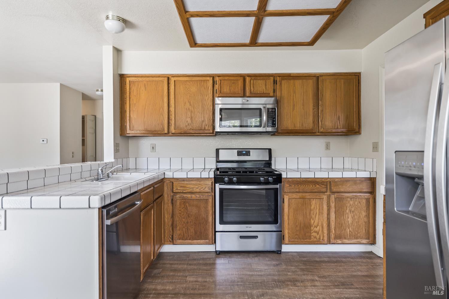 Detail Gallery Image 12 of 36 For 2189 Saint Augustine Cir, Petaluma,  CA 94954 - 3 Beds | 2/1 Baths
