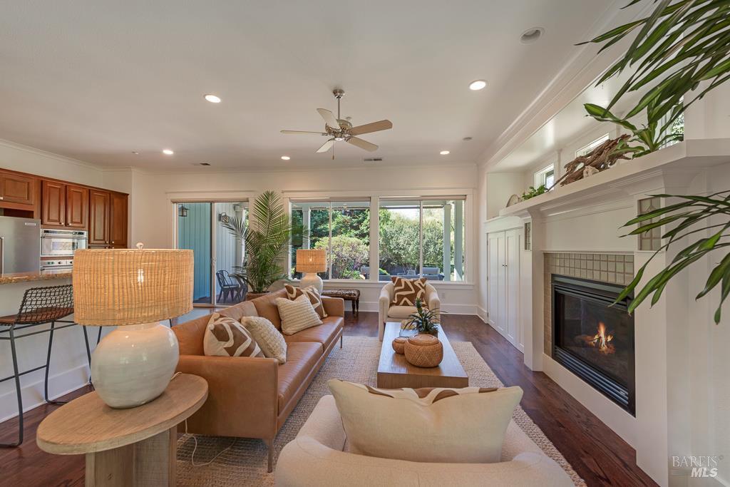 Detail Gallery Image 10 of 53 For 754 First St, Sebastopol,  CA 95472 - 3 Beds | 3 Baths