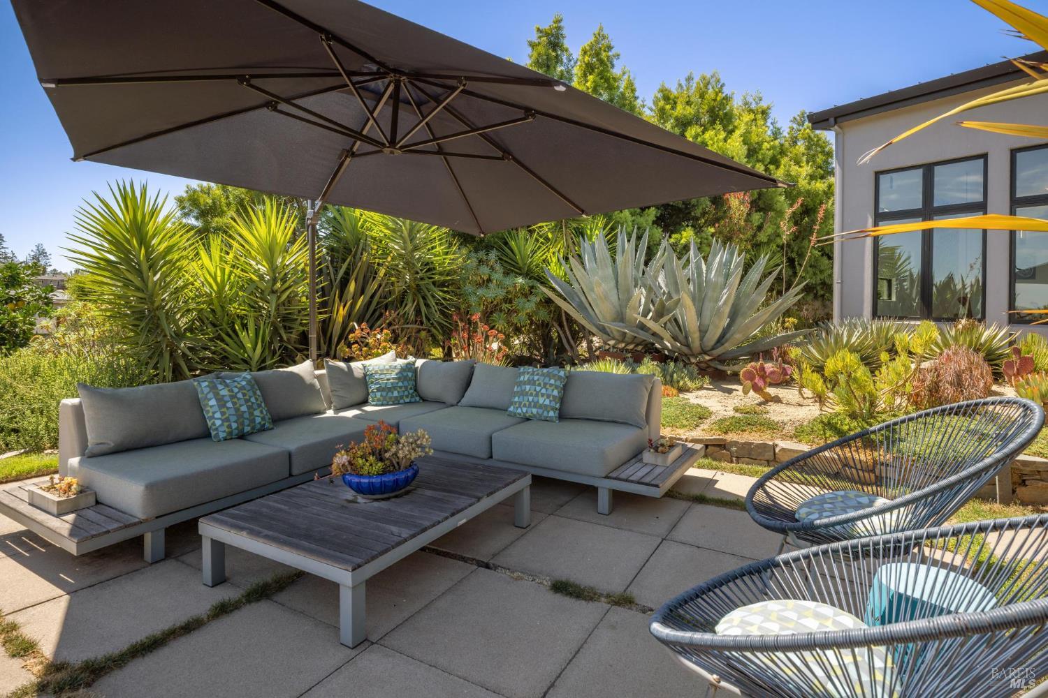 Detail Gallery Image 35 of 41 For 3929 Rincon Ridge Dr, Santa Rosa,  CA 95404 - 3 Beds | 2/1 Baths