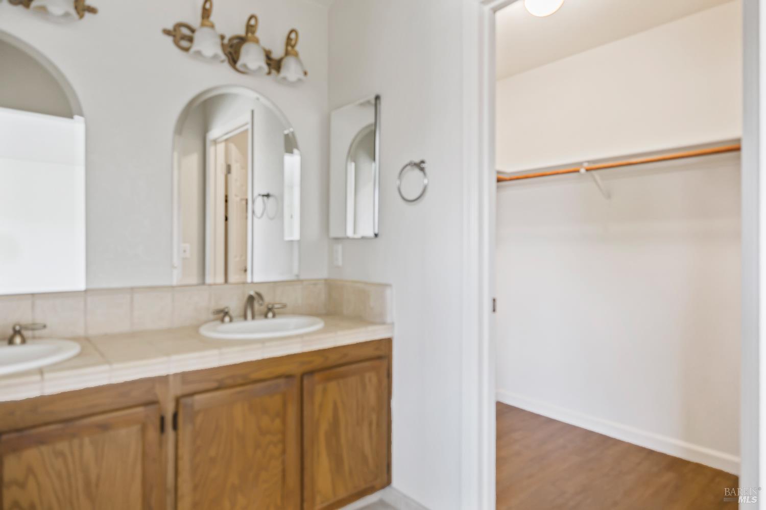 Detail Gallery Image 25 of 36 For 2189 Saint Augustine Cir, Petaluma,  CA 94954 - 3 Beds | 2/1 Baths