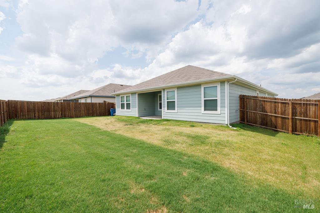 Detail Gallery Image 9 of 43 For 205 Weatherboard Dr, Other City,  CA 75173 - 5 Beds | 2 Baths