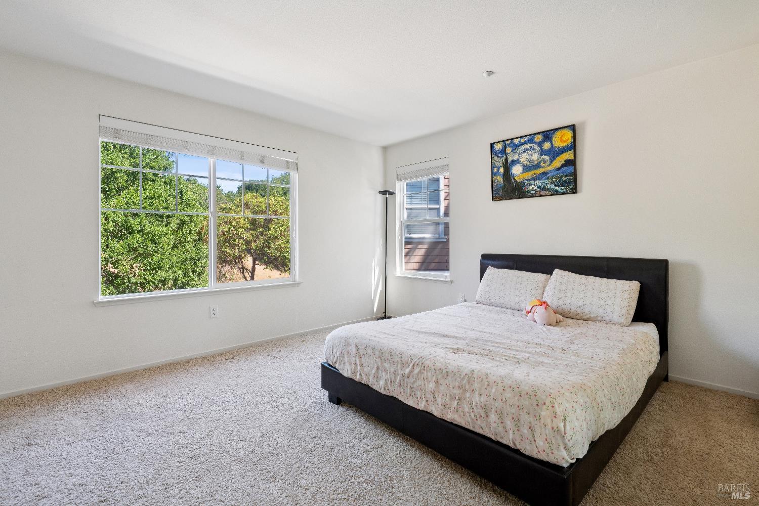 Detail Gallery Image 6 of 12 For 402 Bolling Cir, Novato,  CA 94949 - 3 Beds | 2/1 Baths