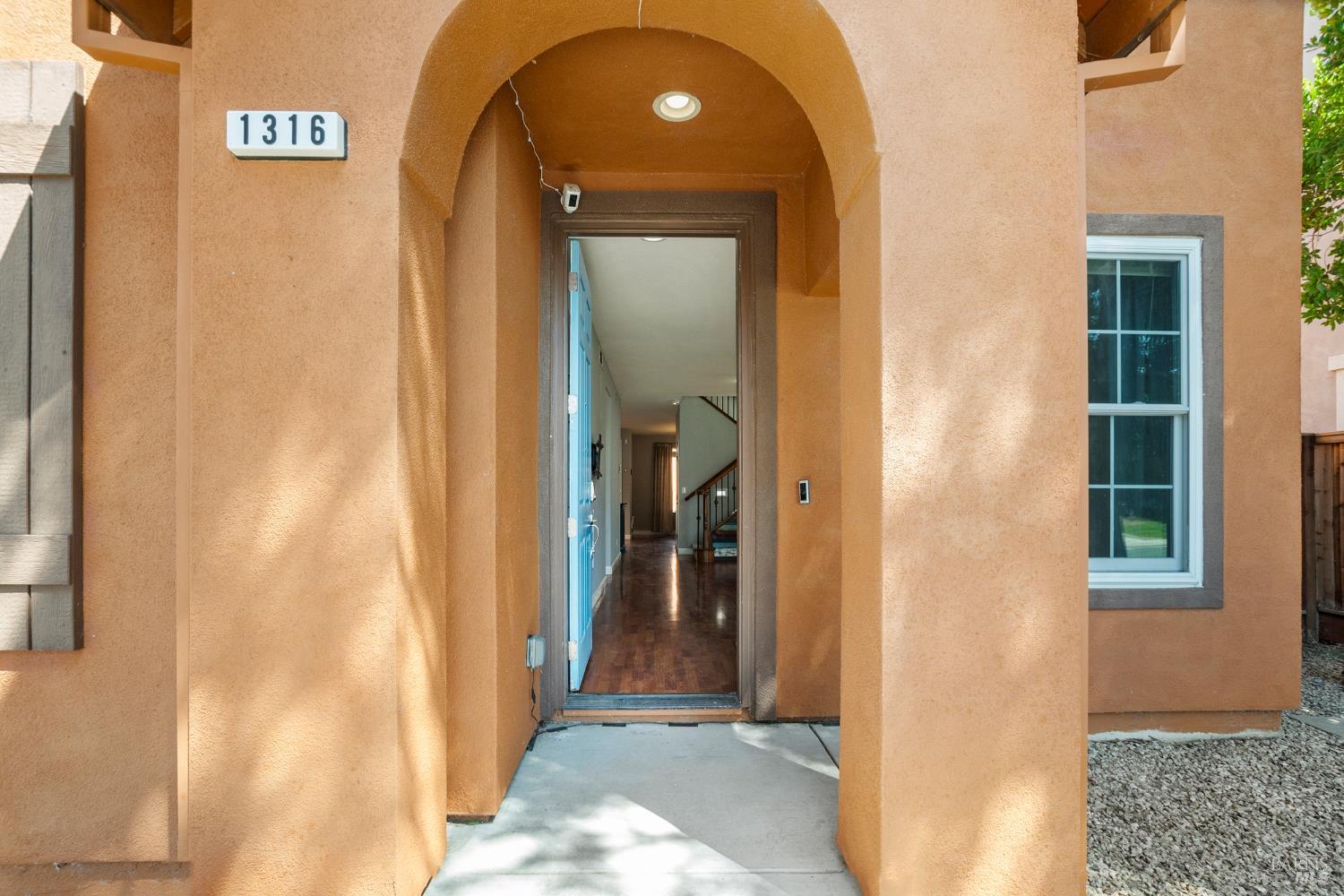 Detail Gallery Image 3 of 53 For 1316 Bello Dr, Dixon,  CA 95620 - 4 Beds | 3 Baths