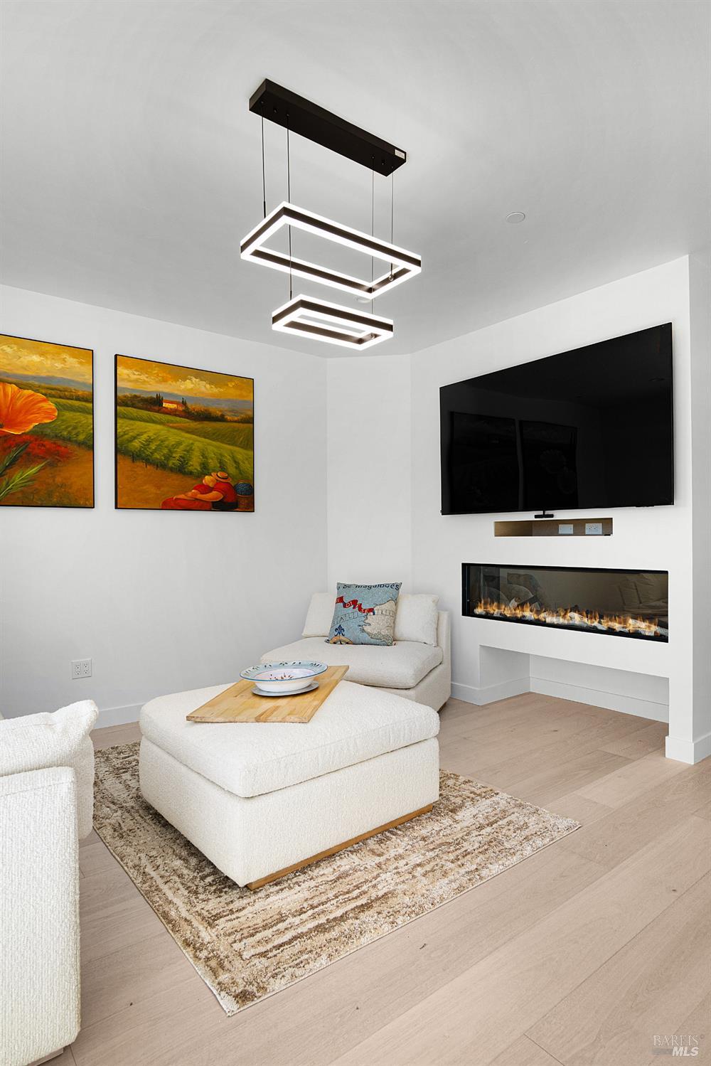 Detail Gallery Image 22 of 64 For 1966 Viewpointe Cir, Santa Rosa,  CA 95403 - 6 Beds | 5/1 Baths