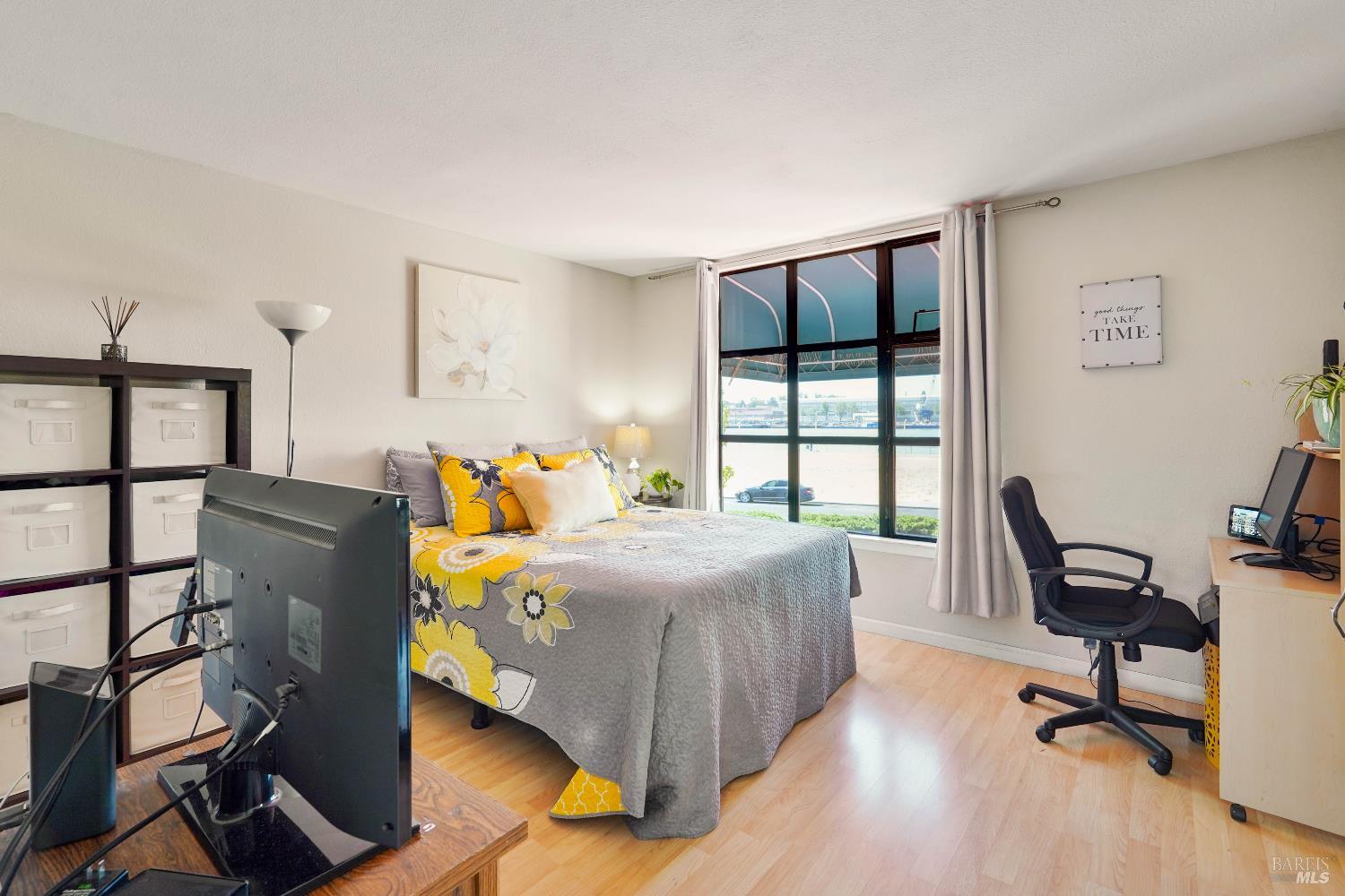Detail Gallery Image 17 of 35 For 167 Nantucket Ln, Vallejo,  CA 94590 - 2 Beds | 2/1 Baths