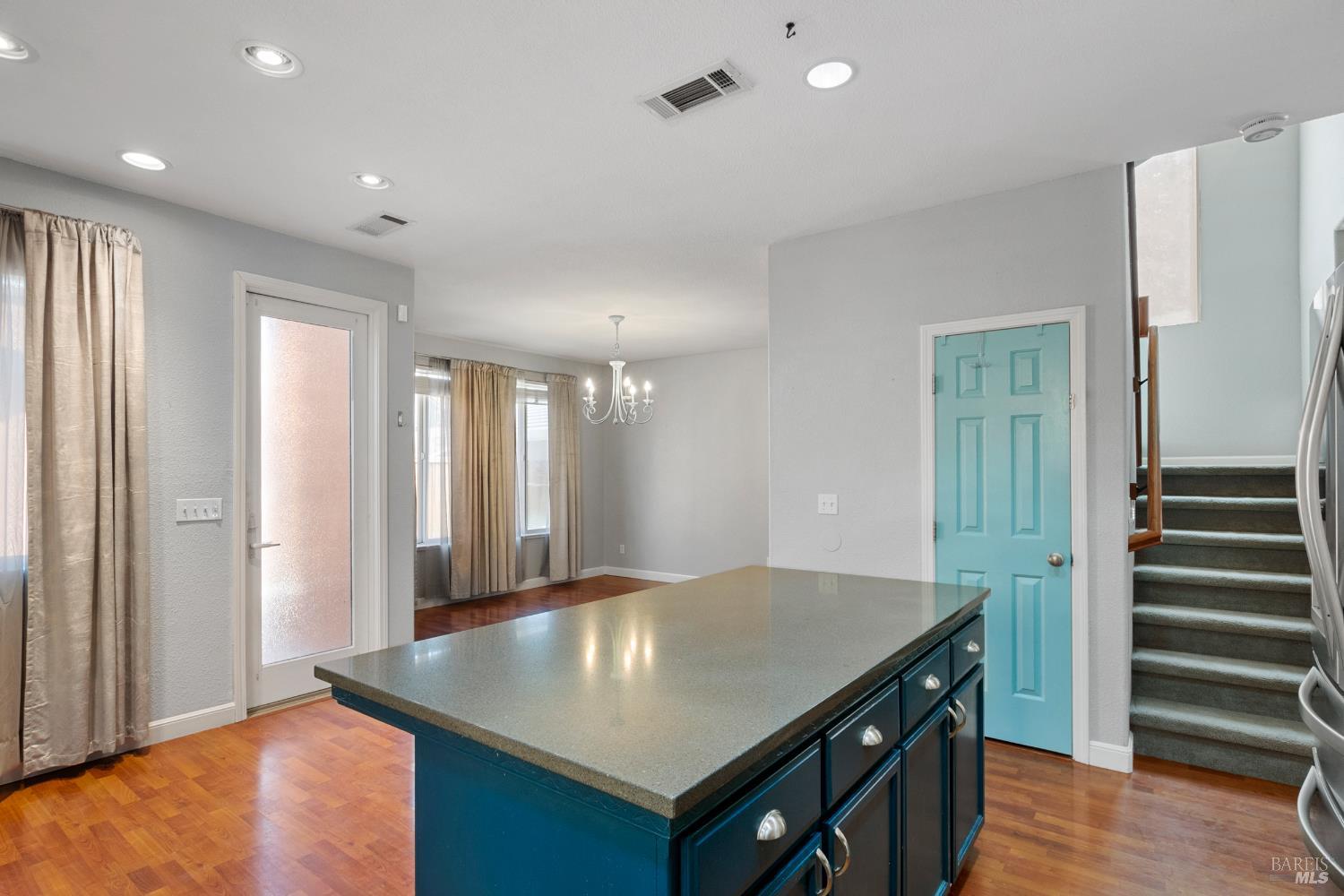Detail Gallery Image 12 of 53 For 1316 Bello Dr, Dixon,  CA 95620 - 4 Beds | 3 Baths