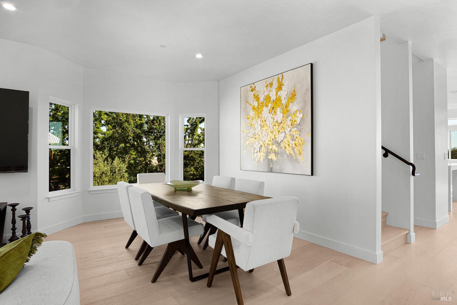 Detail Gallery Image 7 of 64 For 1966 Viewpointe Cir, Santa Rosa,  CA 95403 - 6 Beds | 5/1 Baths
