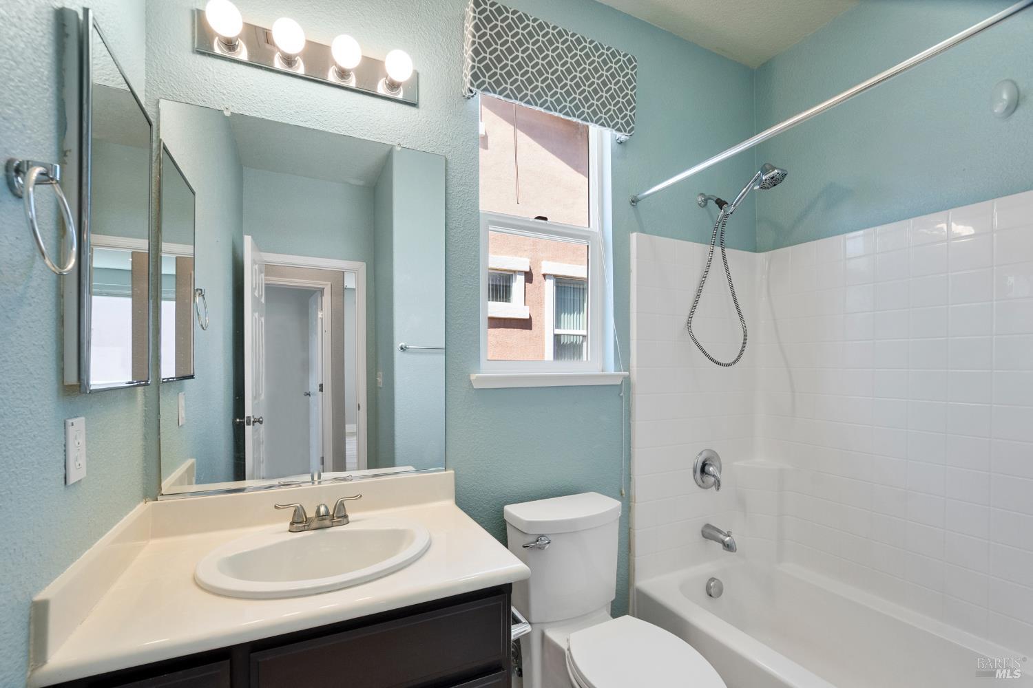 Detail Gallery Image 28 of 53 For 1316 Bello Dr, Dixon,  CA 95620 - 4 Beds | 3 Baths