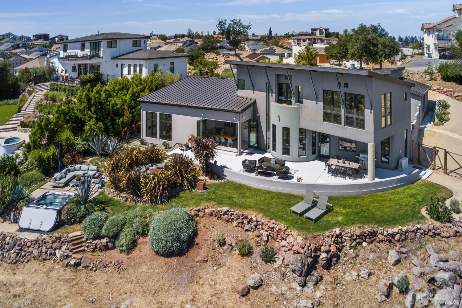 Detail Gallery Image 5 of 41 For 3929 Rincon Ridge Dr, Santa Rosa,  CA 95404 - 3 Beds | 2/1 Baths