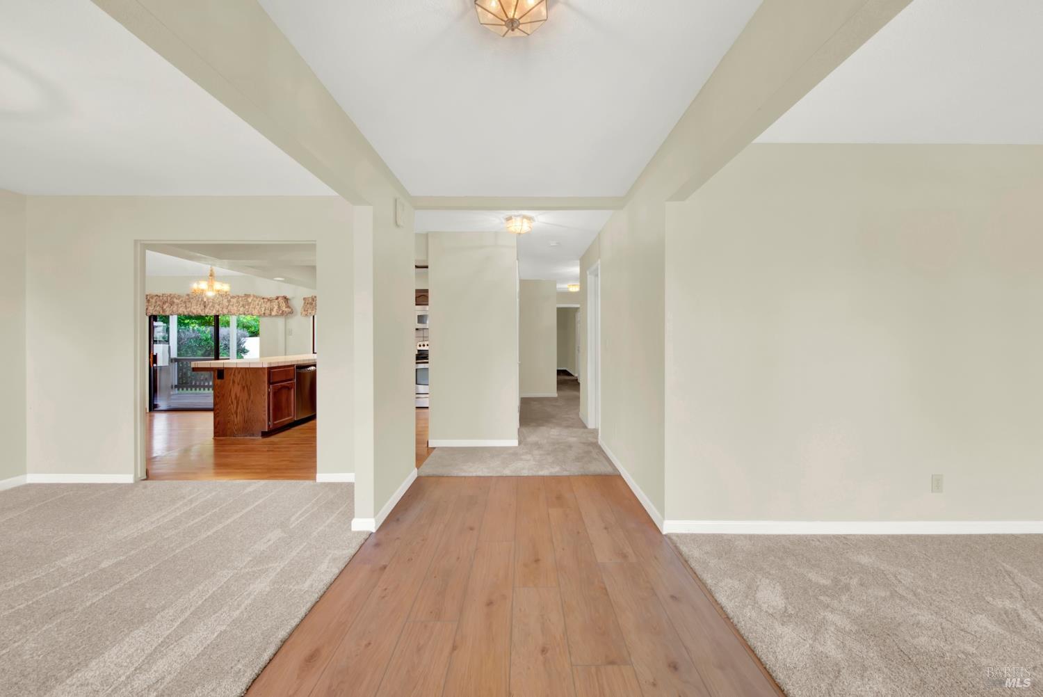 Detail Gallery Image 3 of 55 For 418 Gatehouse Dr, Vacaville,  CA 95687 - 4 Beds | 2/1 Baths