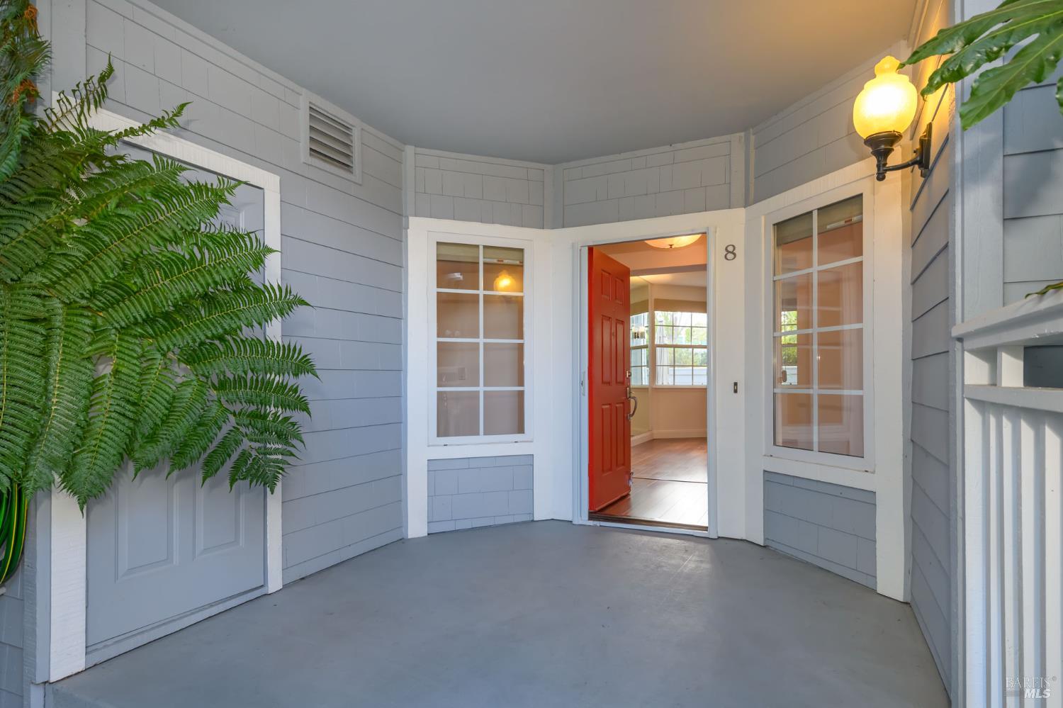 Detail Gallery Image 2 of 34 For 8 Mariners Cir, San Rafael,  CA 94903 - 2 Beds | 2 Baths