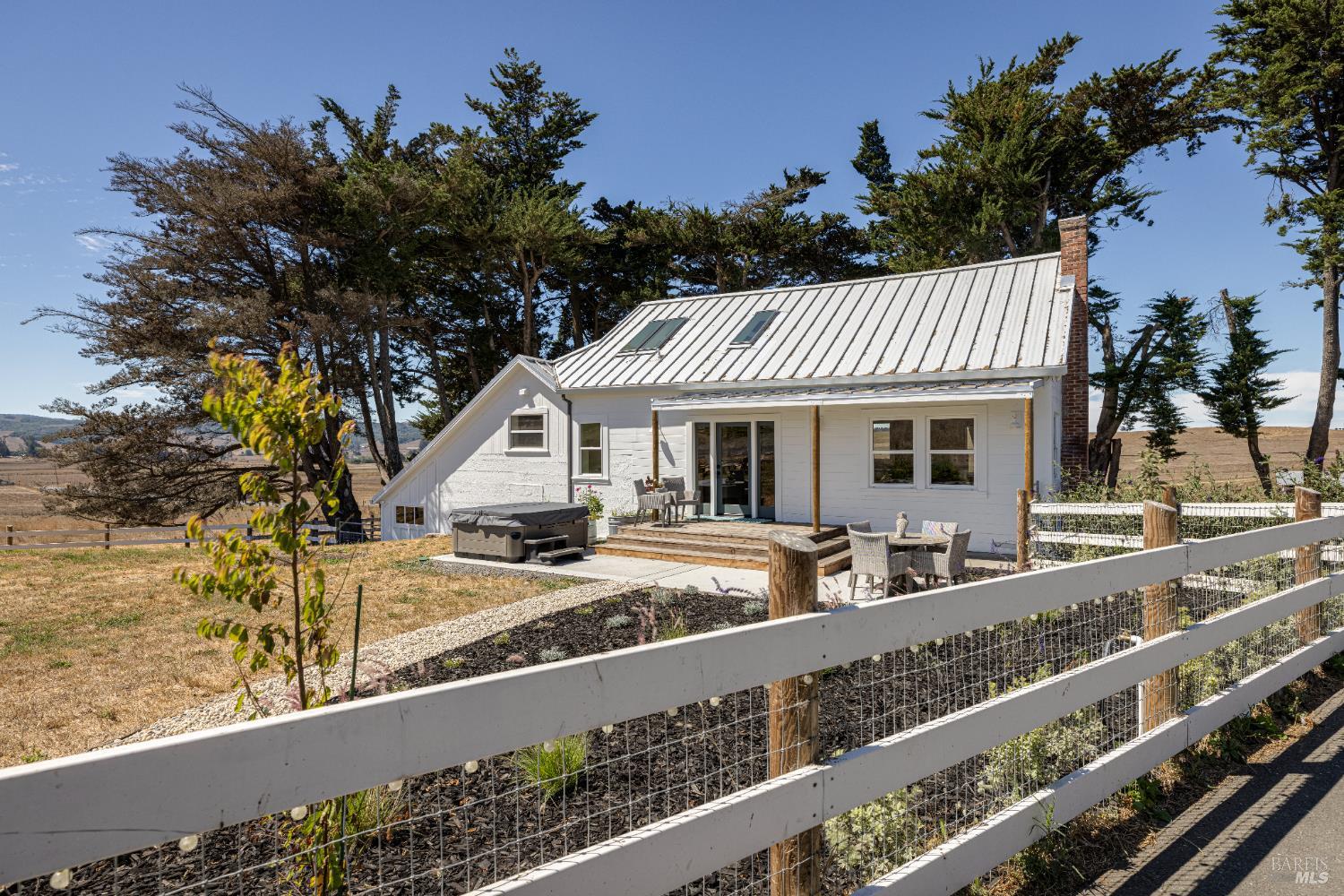 Detail Gallery Image 3 of 79 For 3150 Pepper Rd, Petaluma,  CA 94952 - 3 Beds | 3 Baths