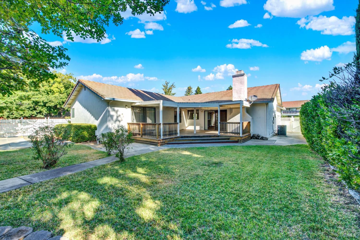 Detail Gallery Image 40 of 55 For 418 Gatehouse Dr, Vacaville,  CA 95687 - 4 Beds | 2/1 Baths