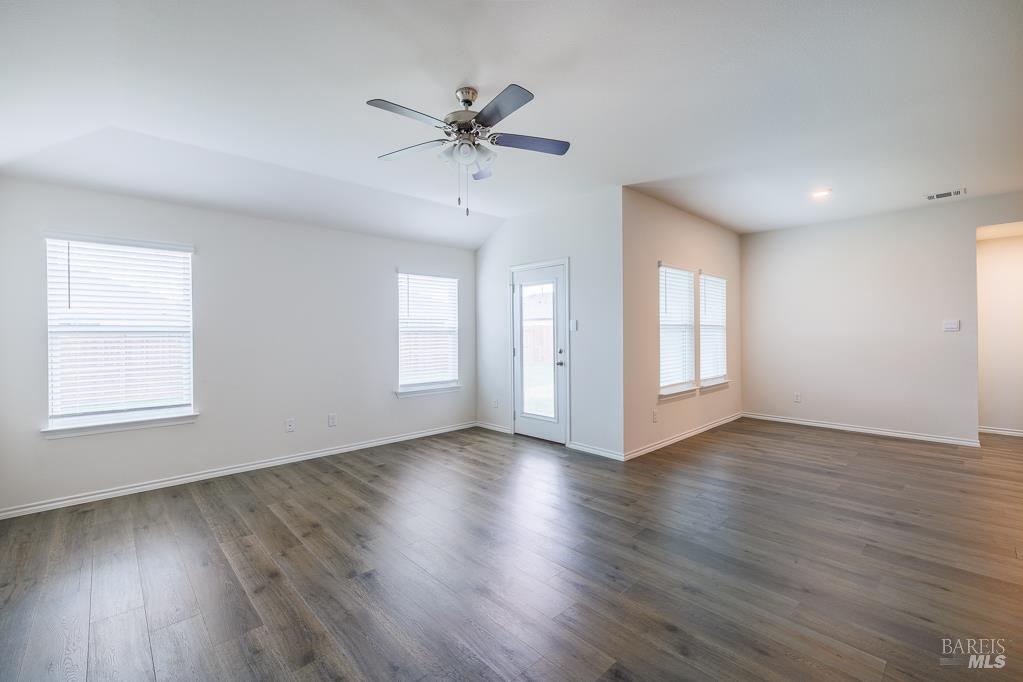 Detail Gallery Image 20 of 43 For 205 Weatherboard Dr, Other City,  CA 75173 - 5 Beds | 2 Baths
