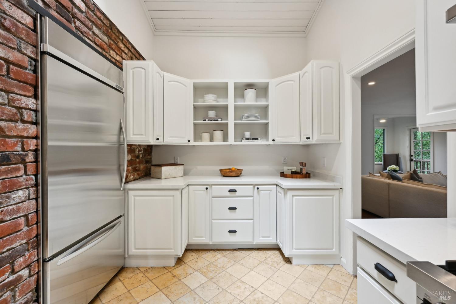 Detail Gallery Image 13 of 35 For 4 Wainwright Pl, Mill Valley,  CA 94941 - 4 Beds | 2/1 Baths