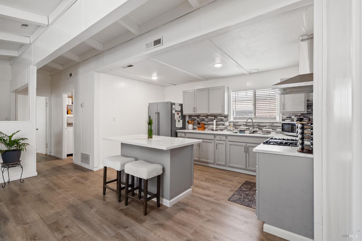 Detail Gallery Image 10 of 43 For 175 Freida Cir, Vallejo,  CA 94590 - 2 Beds | 2 Baths