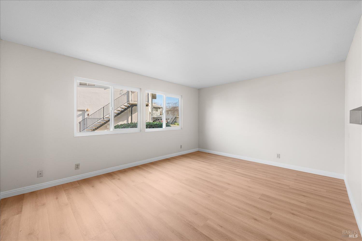 Detail Gallery Image 9 of 42 For 130 Del Rio Cir #2,  Vacaville,  CA 95687 - 2 Beds | 1/1 Baths