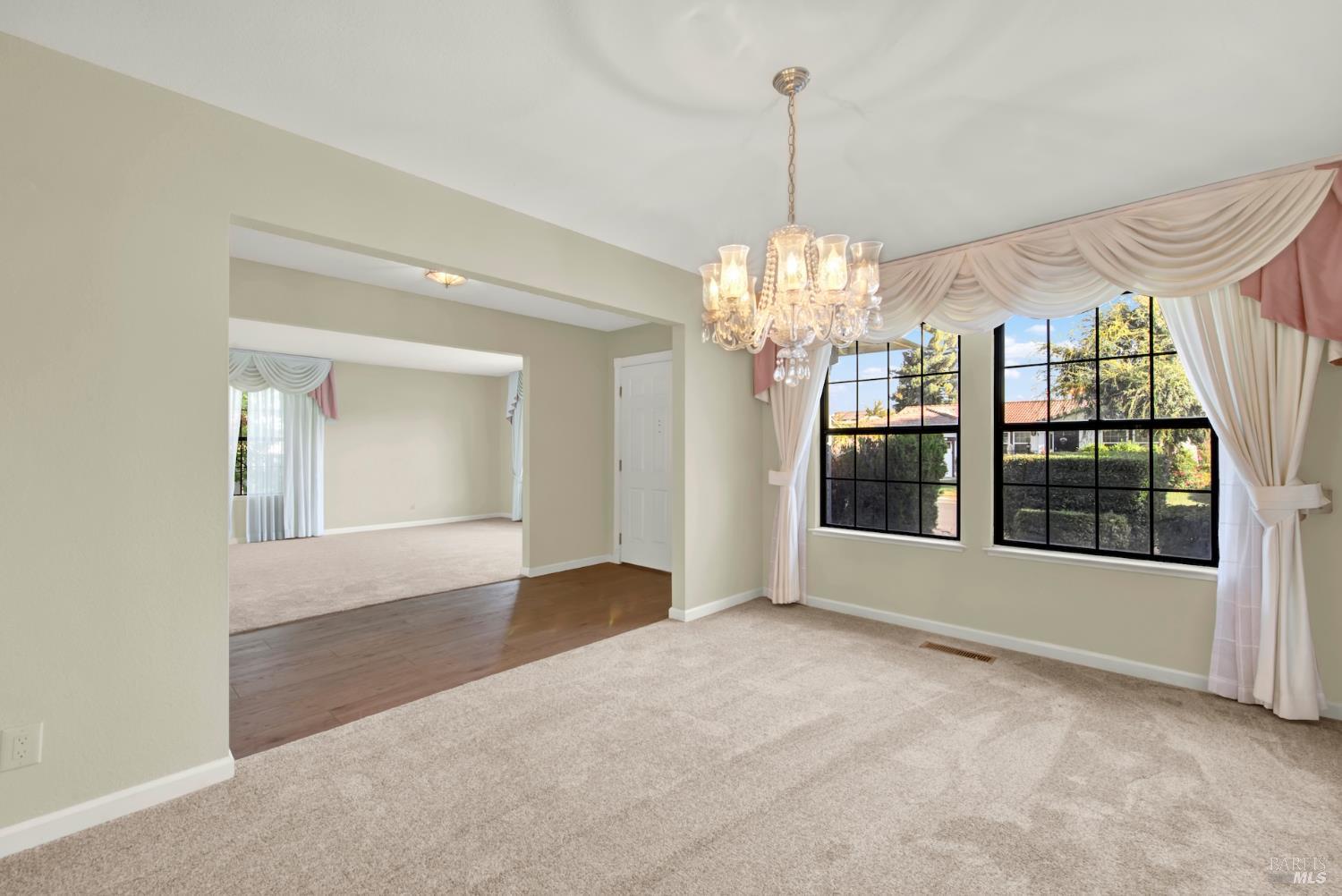 Detail Gallery Image 9 of 55 For 418 Gatehouse Dr, Vacaville,  CA 95687 - 4 Beds | 2/1 Baths