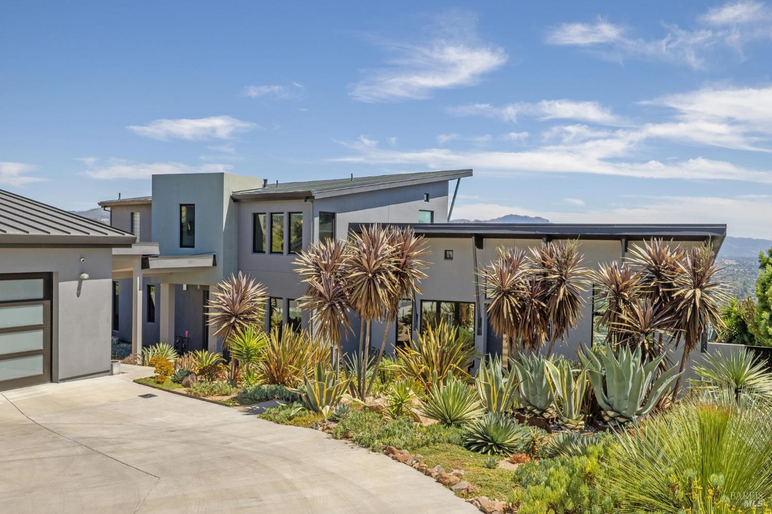 Detail Gallery Image 7 of 41 For 3929 Rincon Ridge Dr, Santa Rosa,  CA 95404 - 3 Beds | 2/1 Baths