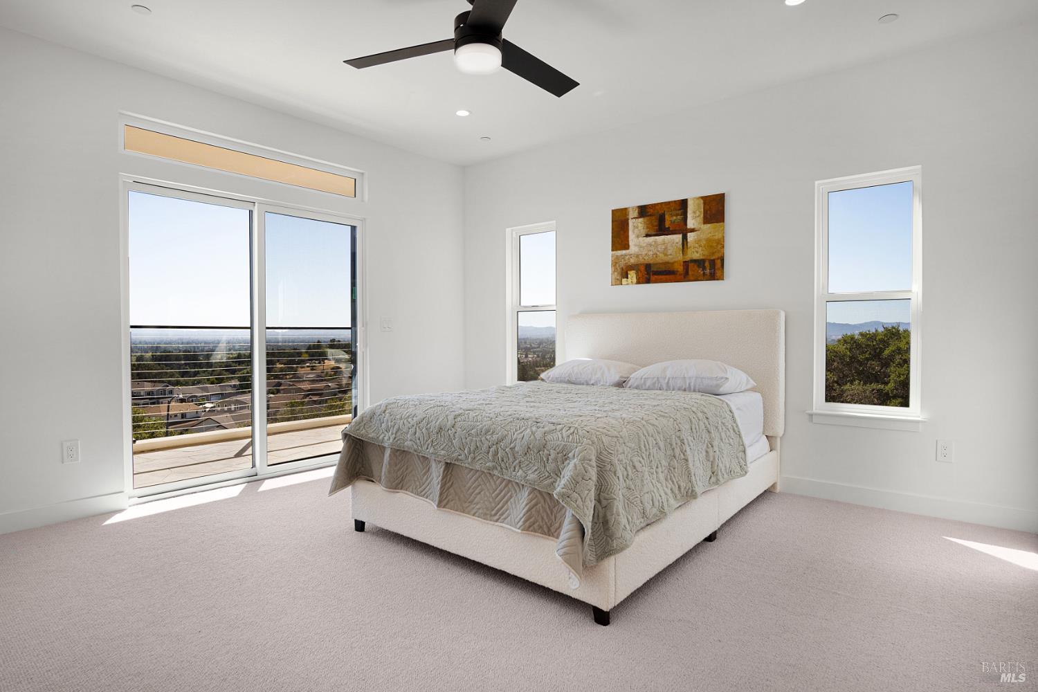 Detail Gallery Image 23 of 64 For 1966 Viewpointe Cir, Santa Rosa,  CA 95403 - 6 Beds | 5/1 Baths