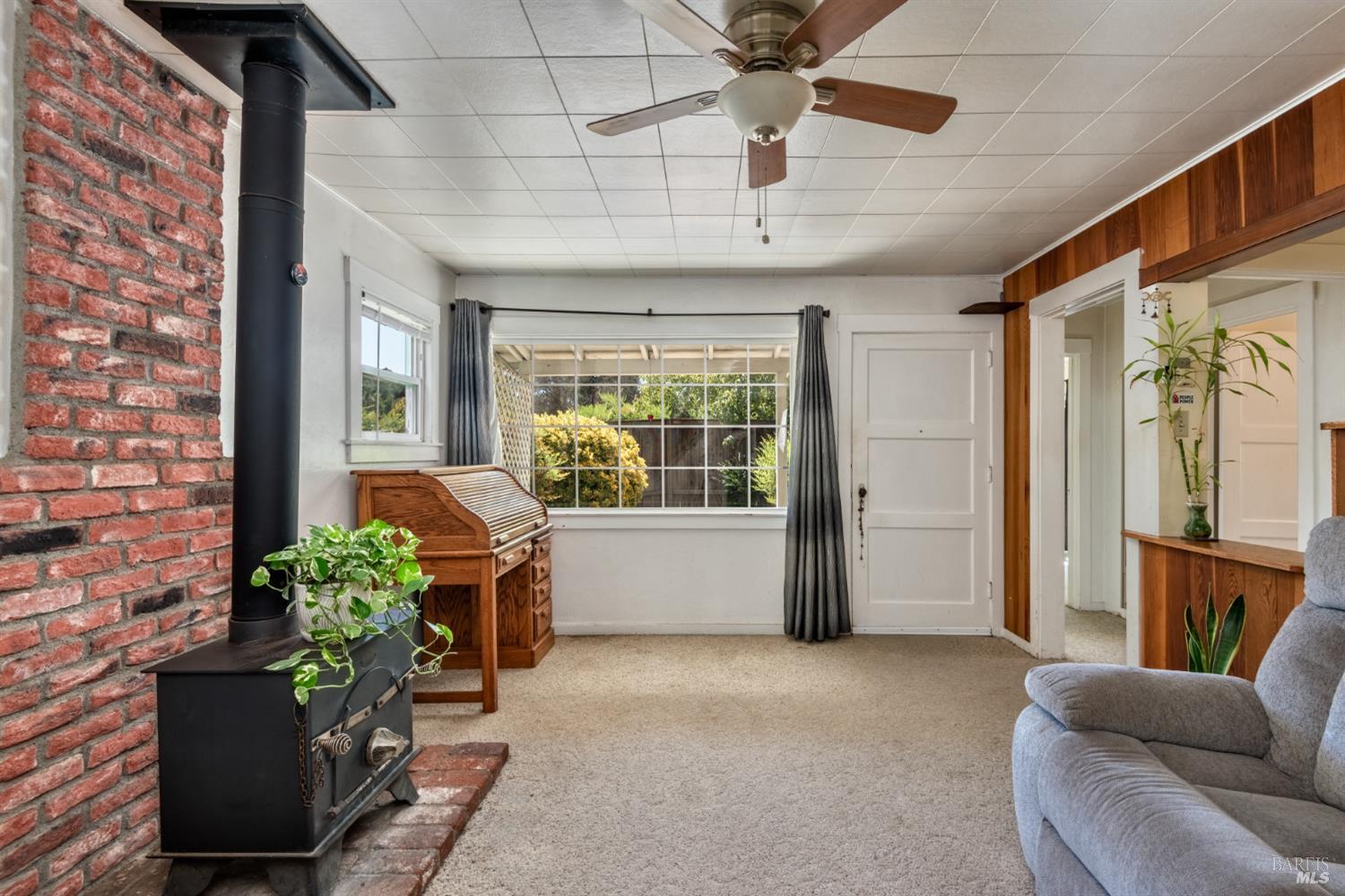 Detail Gallery Image 12 of 34 For 2311 Guerneville Rd, Santa Rosa,  CA 95403 - 3 Beds | 1 Baths