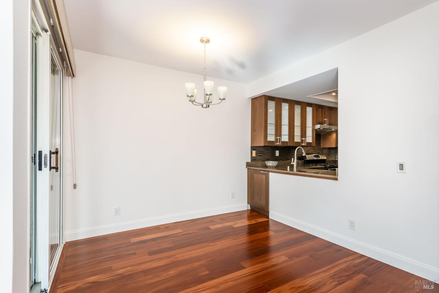 Detail Gallery Image 30 of 34 For 8 Mariners Cir, San Rafael,  CA 94903 - 2 Beds | 2 Baths