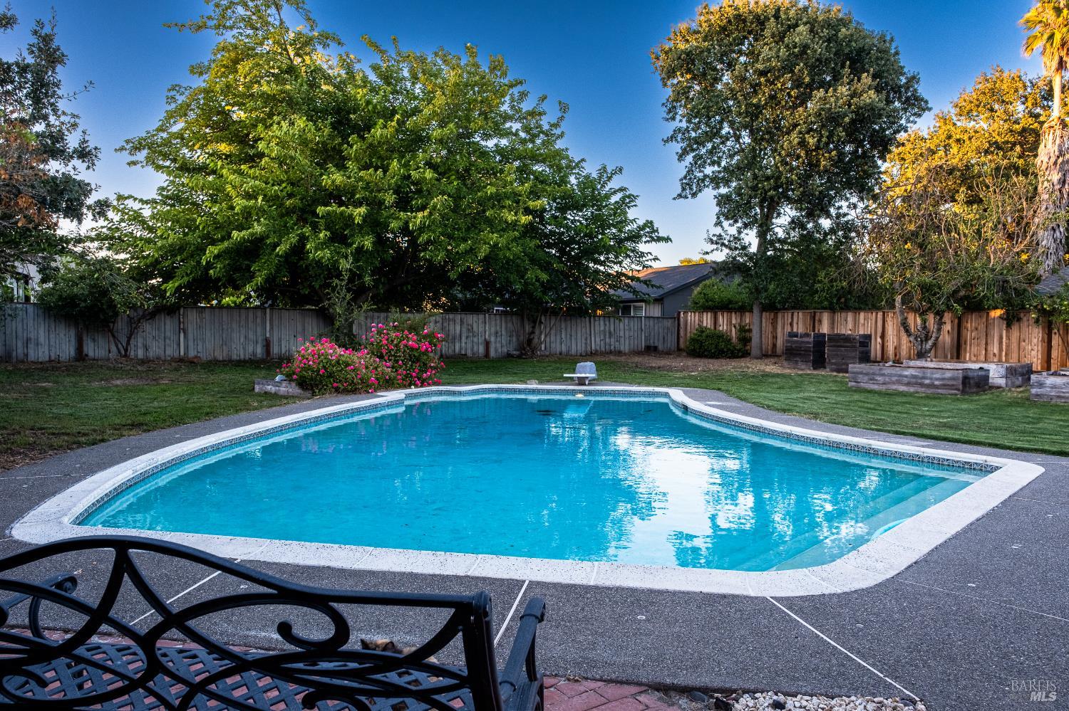 Detail Gallery Image 24 of 29 For 2417 San Joaquin Ct, Santa Rosa,  CA 95401 - 4 Beds | 2 Baths