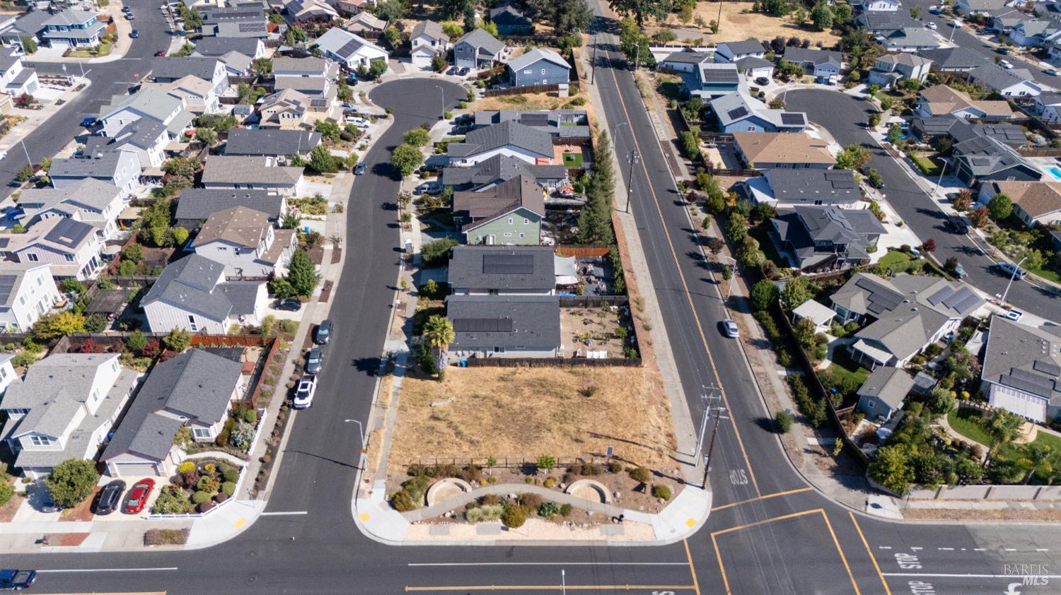 Detail Gallery Image 10 of 12 For 3702 Hillary Ct, Santa Rosa,  CA 95403 - – Beds | – Baths