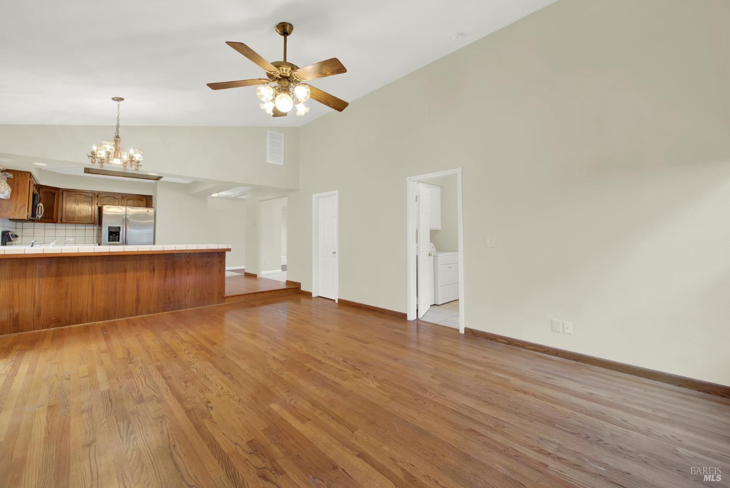 Detail Gallery Image 17 of 55 For 418 Gatehouse Dr, Vacaville,  CA 95687 - 4 Beds | 2/1 Baths