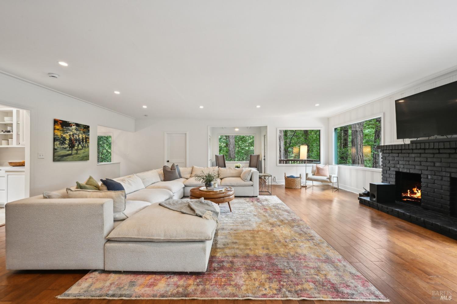 Detail Gallery Image 3 of 35 For 4 Wainwright Pl, Mill Valley,  CA 94941 - 4 Beds | 2/1 Baths