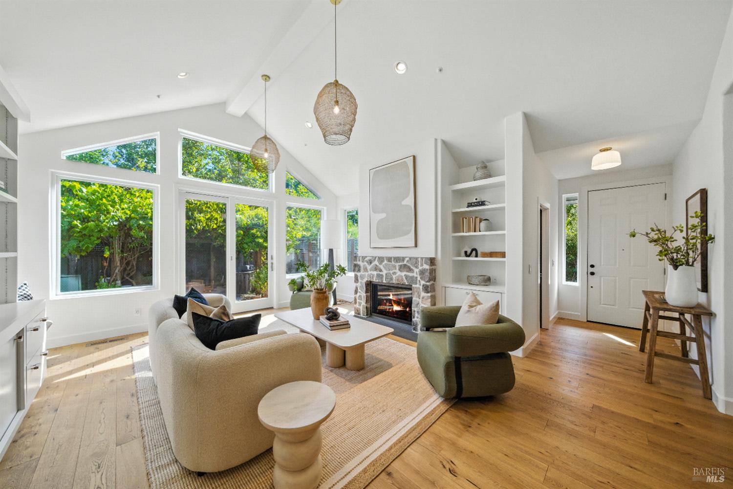 Detail Gallery Image 3 of 48 For 50 Sandy Creek Way, Larkspur,  CA 94939 - 4 Beds | 3/1 Baths