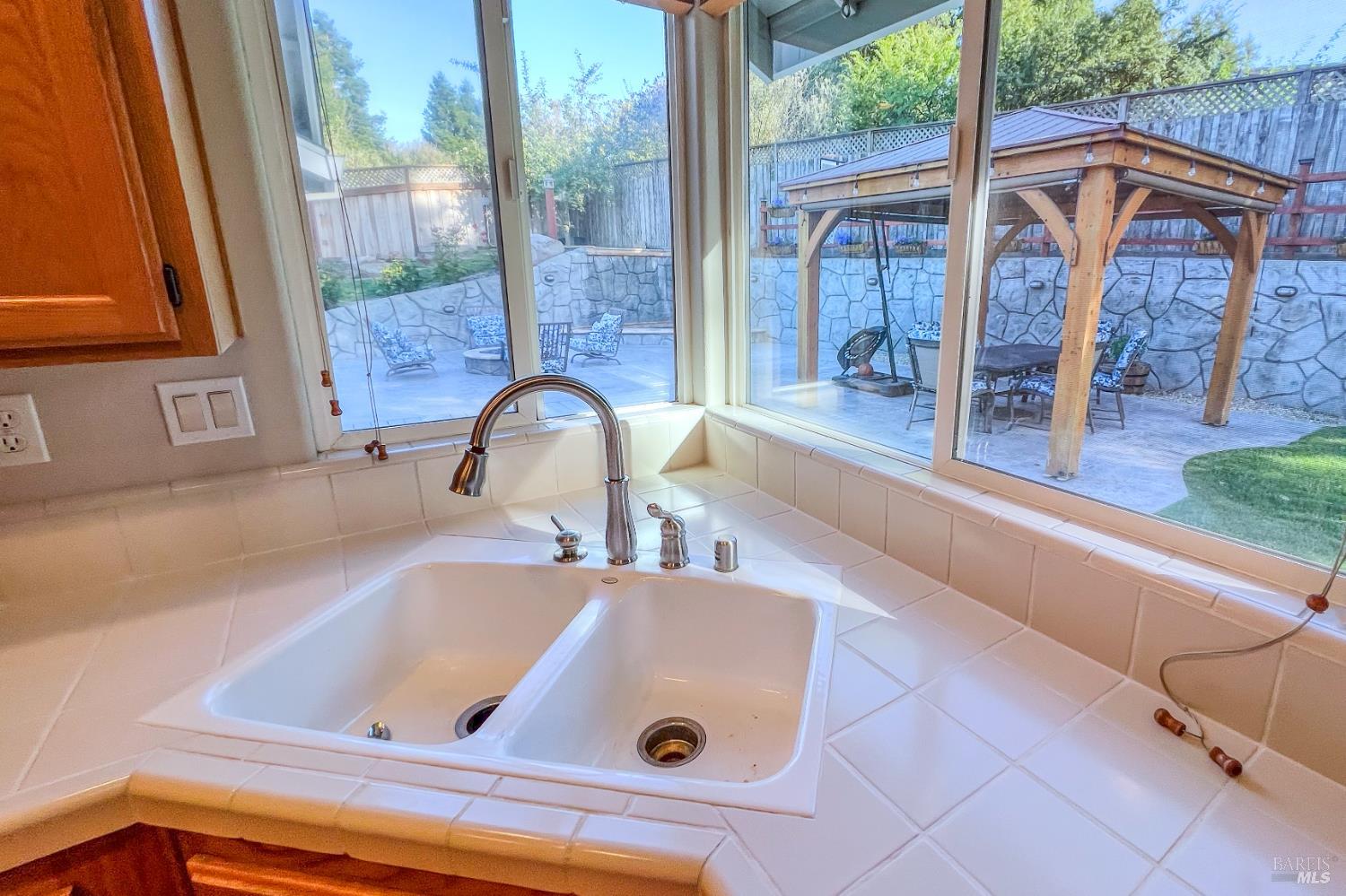Detail Gallery Image 13 of 38 For 6081 Malcolm Ln, Penngrove,  CA 94951 - 3 Beds | 2/1 Baths