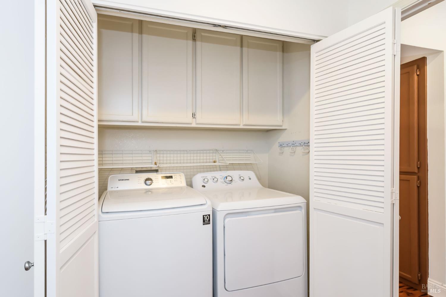 Detail Gallery Image 18 of 34 For 8 Mariners Cir, San Rafael,  CA 94903 - 2 Beds | 2 Baths