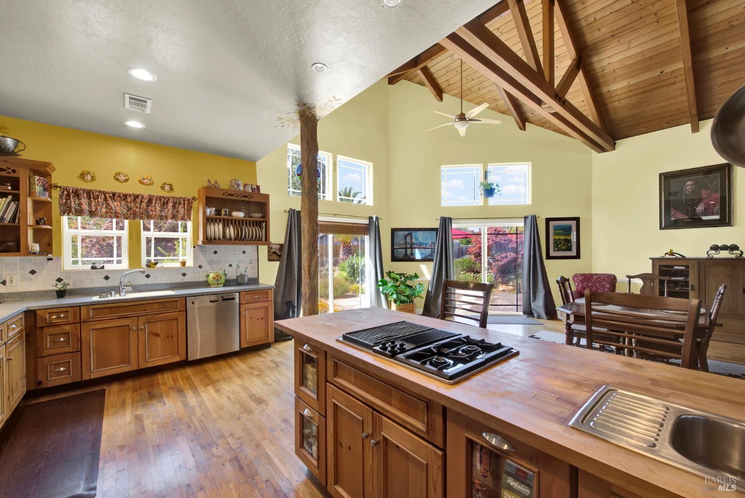 Detail Gallery Image 16 of 65 For 1669 Atlas Peak Rd, Napa,  CA 94558 - 3 Beds | 3 Baths