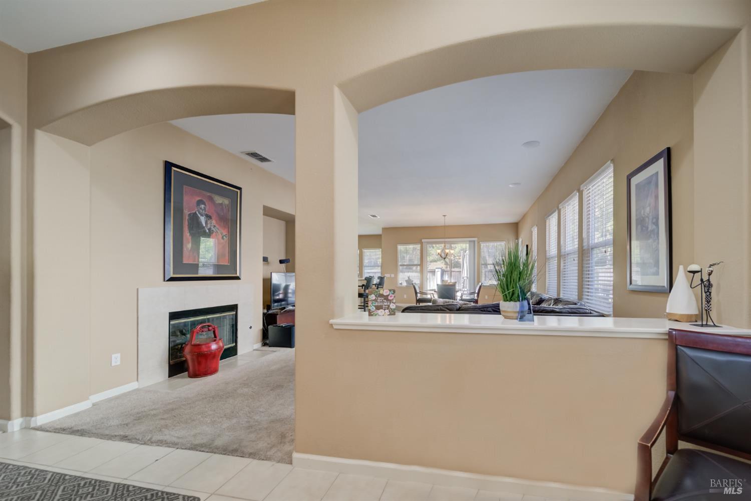 Detail Gallery Image 4 of 34 For 4013 the Masters Dr, Fairfield,  CA 94533 - 3 Beds | 2 Baths