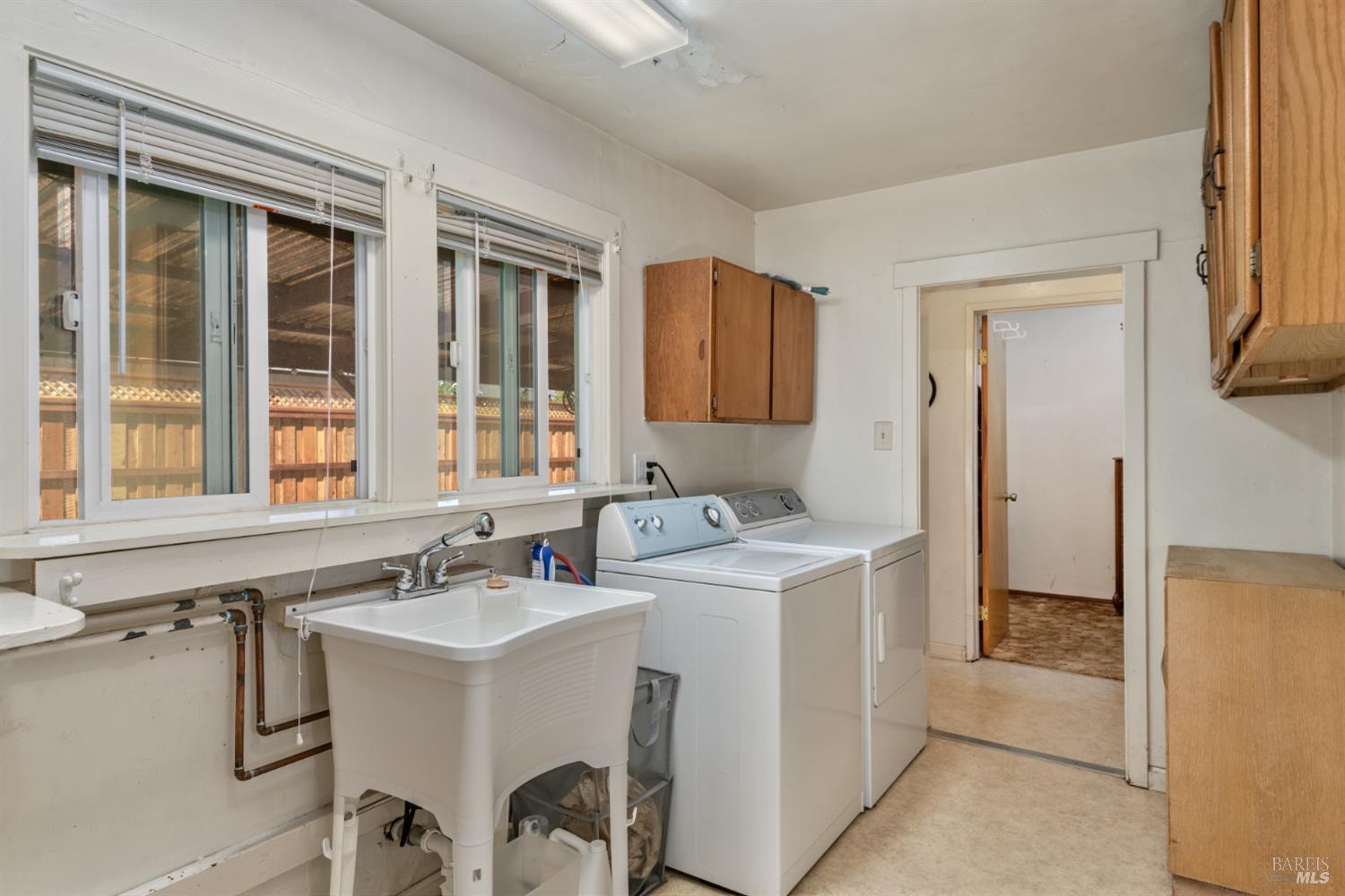 Detail Gallery Image 22 of 34 For 2311 Guerneville Rd, Santa Rosa,  CA 95403 - 3 Beds | 1 Baths