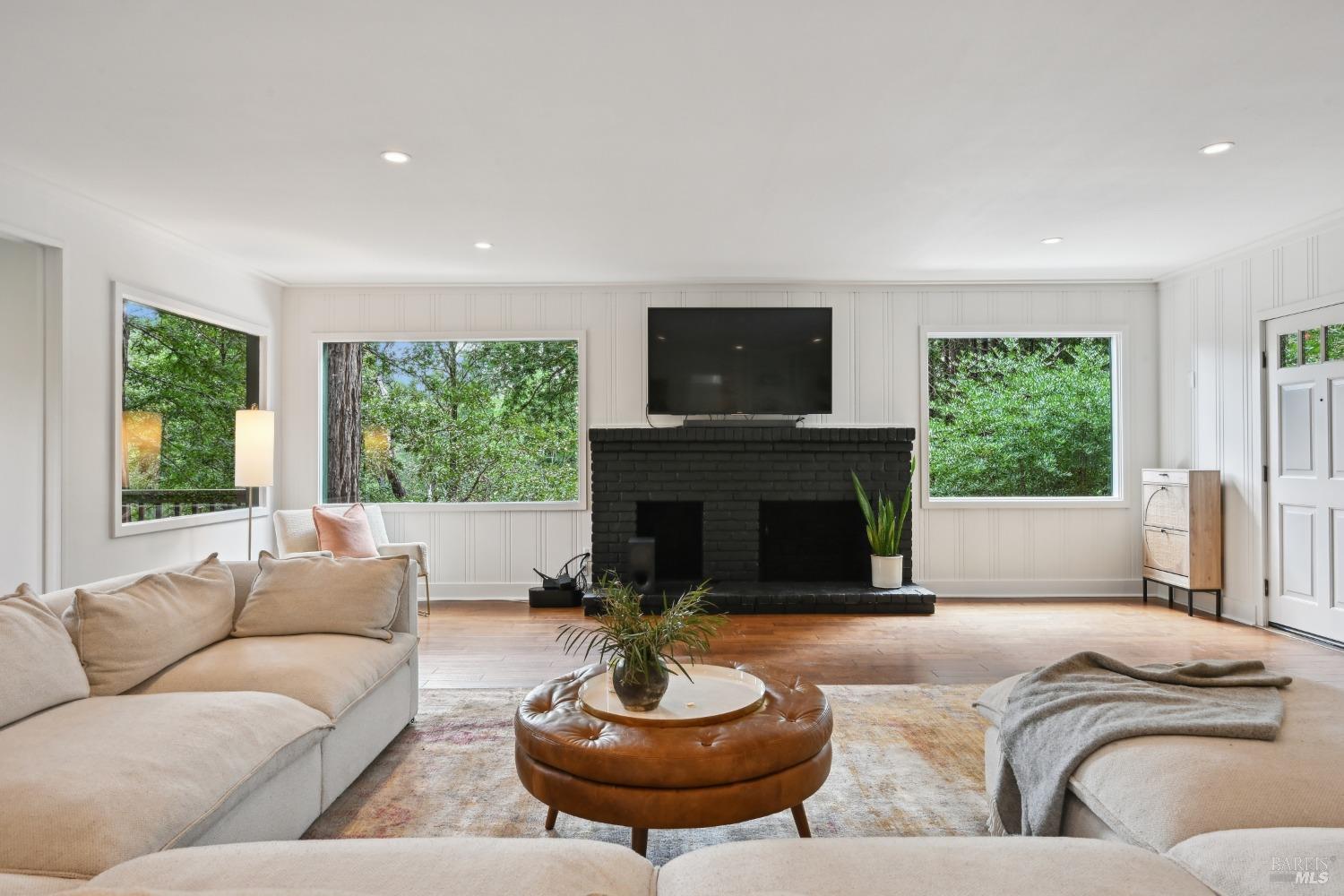 Detail Gallery Image 5 of 35 For 4 Wainwright Pl, Mill Valley,  CA 94941 - 4 Beds | 2/1 Baths
