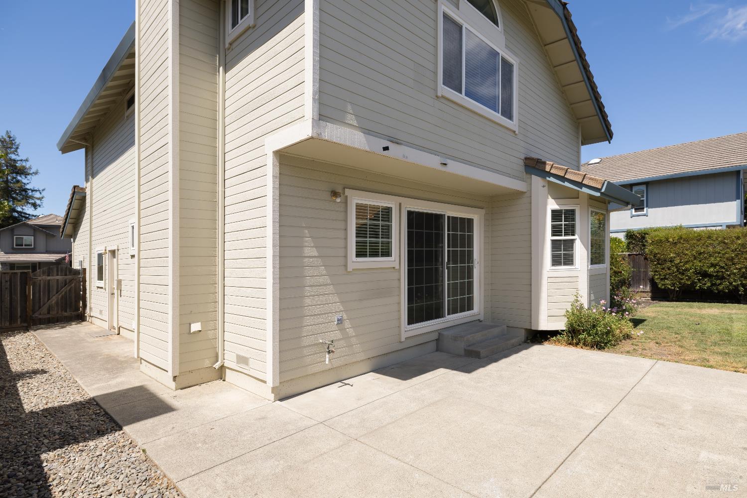 Detail Gallery Image 31 of 36 For 2189 Saint Augustine Cir, Petaluma,  CA 94954 - 3 Beds | 2/1 Baths