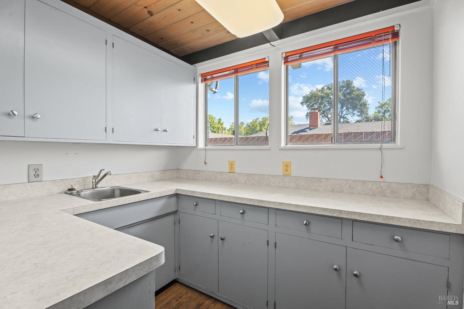 Detail Gallery Image 8 of 27 For 715 S Dora St #1 & 2,  Ukiah,  CA 95482 - – Beds | – Baths