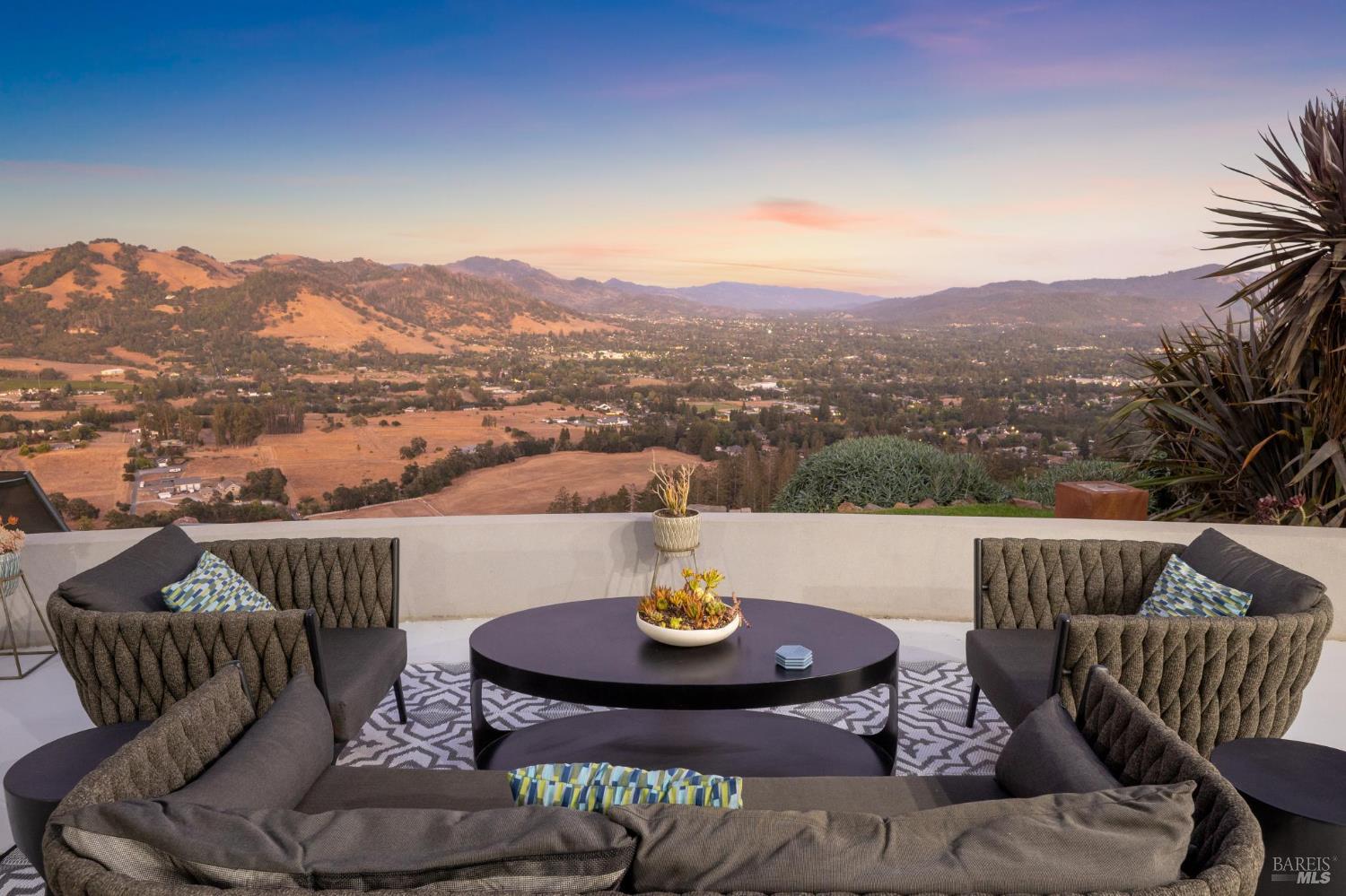 Detail Gallery Image 34 of 41 For 3929 Rincon Ridge Dr, Santa Rosa,  CA 95404 - 3 Beds | 2/1 Baths