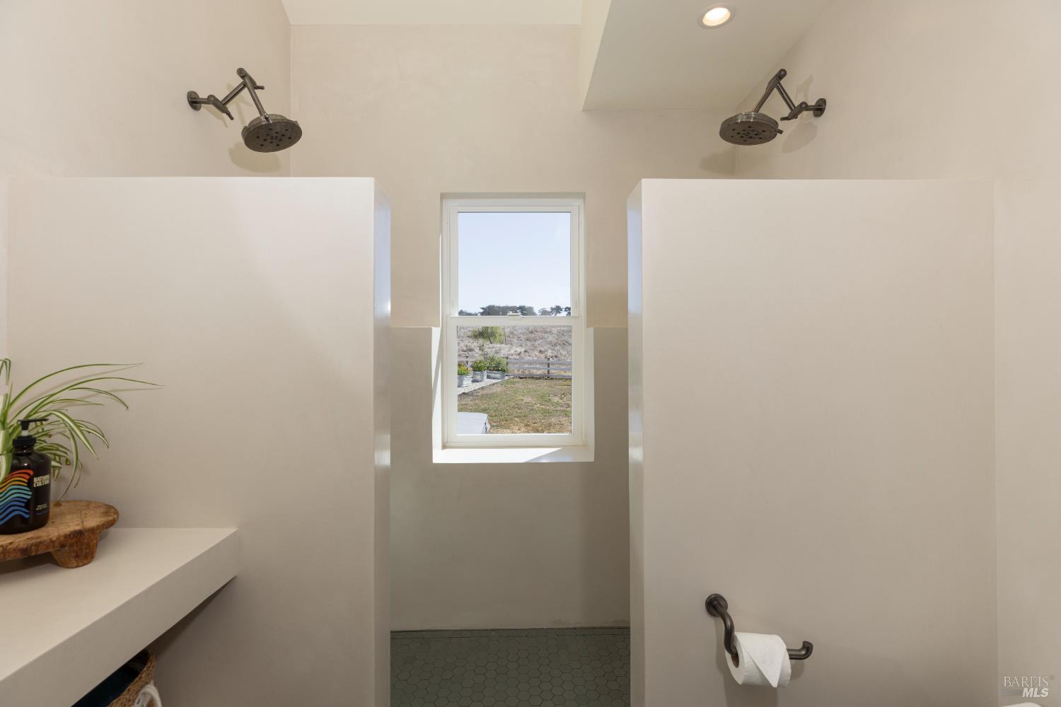 Detail Gallery Image 16 of 79 For 3150 Pepper Rd, Petaluma,  CA 94952 - 3 Beds | 3 Baths