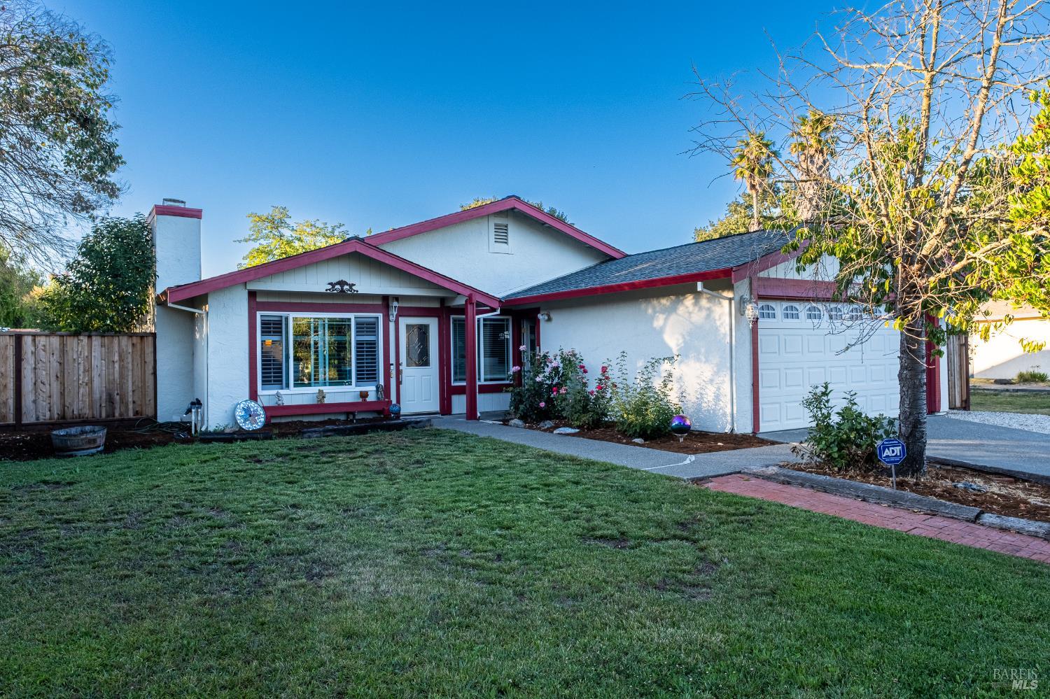 Detail Gallery Image 4 of 29 For 2417 San Joaquin Ct, Santa Rosa,  CA 95401 - 4 Beds | 2 Baths