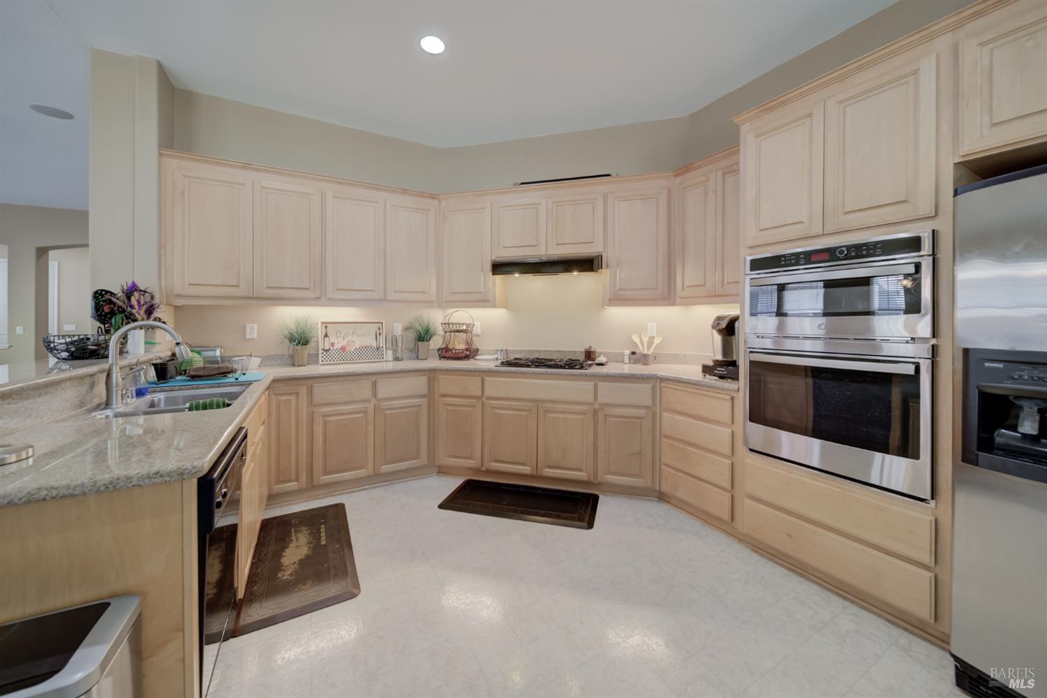 Detail Gallery Image 11 of 34 For 4013 the Masters Dr, Fairfield,  CA 94533 - 3 Beds | 2 Baths