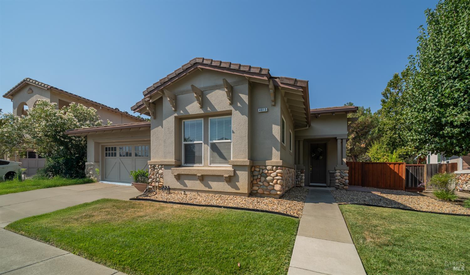 Detail Gallery Image 2 of 34 For 4013 the Masters Dr, Fairfield,  CA 94533 - 3 Beds | 2 Baths