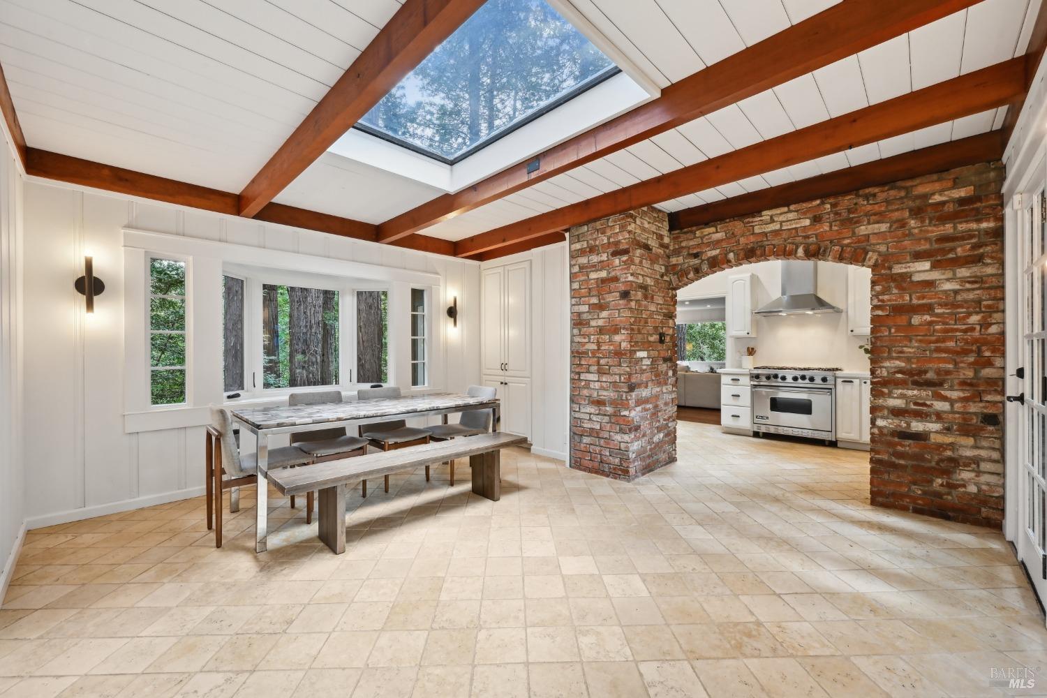 Detail Gallery Image 16 of 35 For 4 Wainwright Pl, Mill Valley,  CA 94941 - 4 Beds | 2/1 Baths