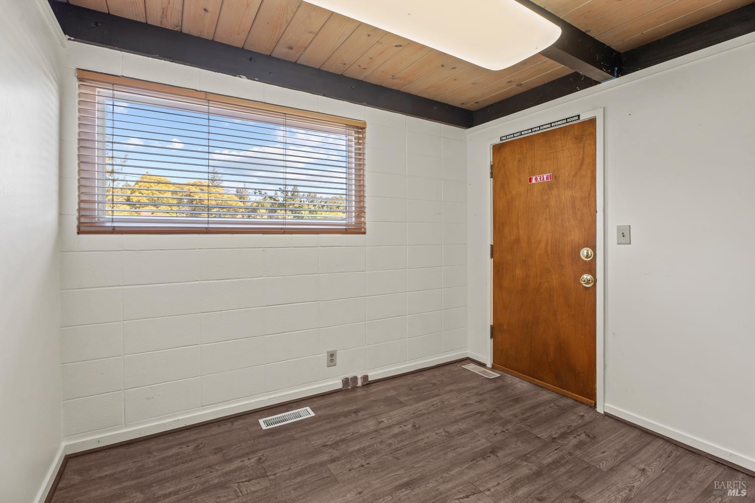 Detail Gallery Image 4 of 27 For 715 S Dora St #1 & 2,  Ukiah,  CA 95482 - – Beds | – Baths