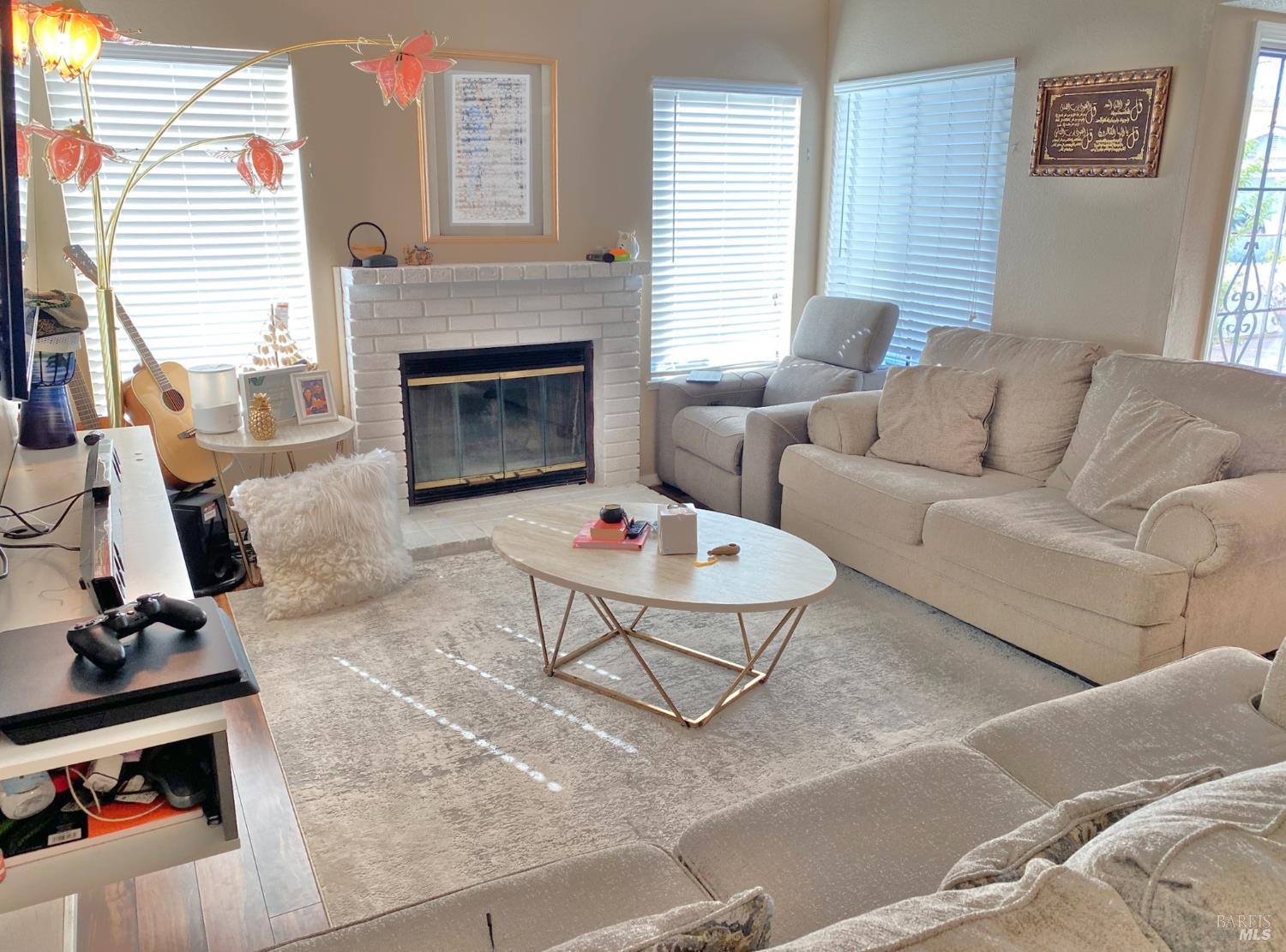 Detail Gallery Image 6 of 38 For 919 Brandon Way, Fairfield,  CA 94533 - 3 Beds | 2/1 Baths